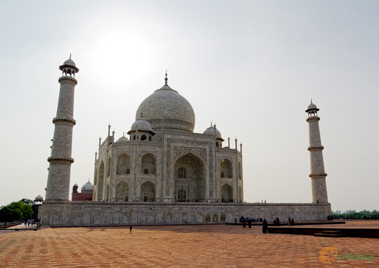 Taj Mahal v protisvětle