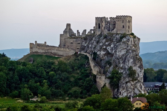 Beckov, hrad Beckov na skále